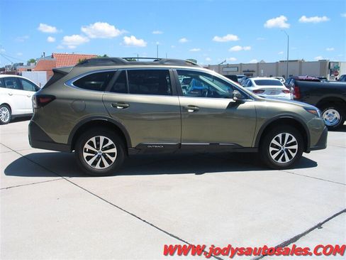 Used 2022 Subaru Outback Premium AWD/4WD image 30
