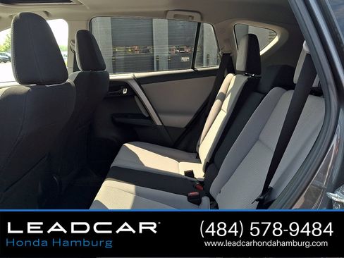 Used 2017 Toyota RAV4 XLE AWD/4WD image 11
