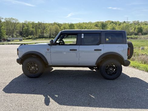 New 2026 Ford Bronco Badlands AWD/4WD image 2