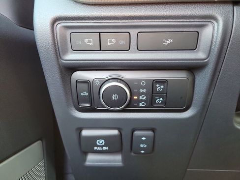 Used 2024 Ford F150 Lariat w/ FX4 Off-Road Package image 22