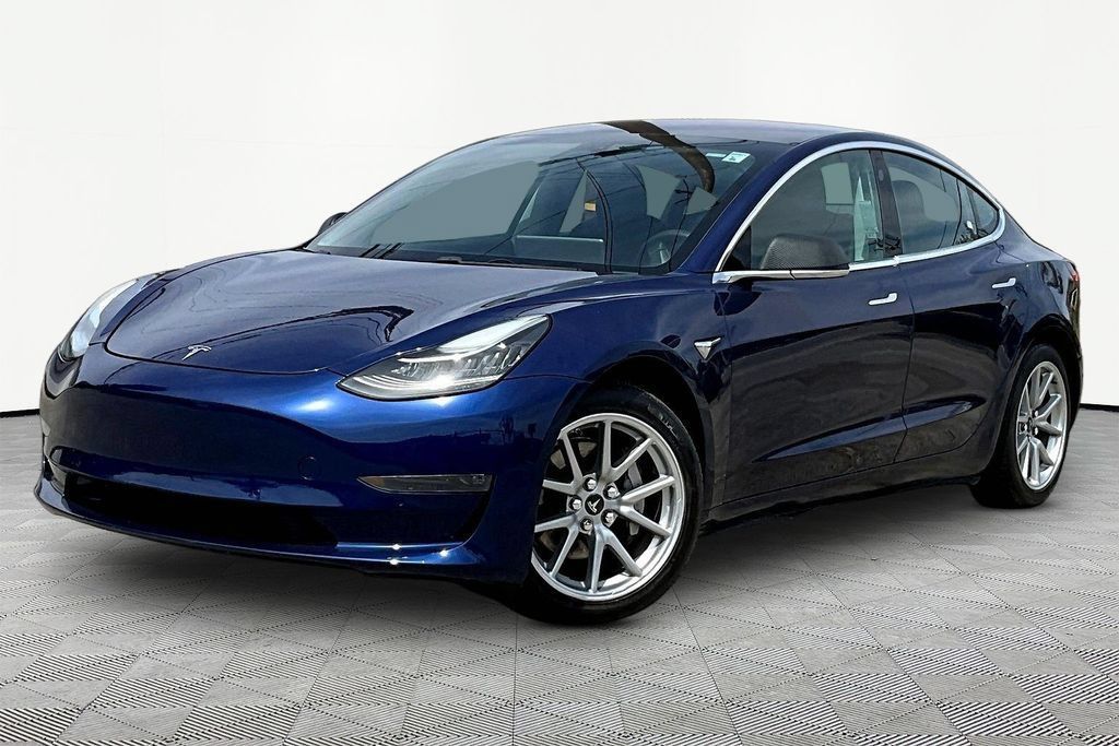 Used 2018 Tesla Model 3 Long Range RWD image 3