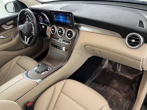 Used 2022 Mercedes-Benz GLC 300 4MATIC image 25