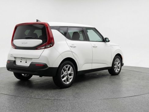 Used 2025 Kia Soul LX w/ LX Technology Package image 9