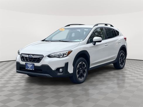 Used 2023 Subaru Crosstrek 2.0i Premium image 3