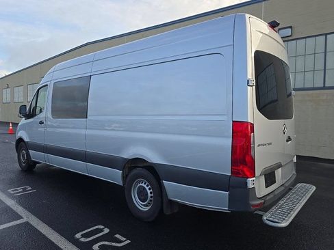 Used 2024 Mercedes-Benz Sprinter 2500 image 2