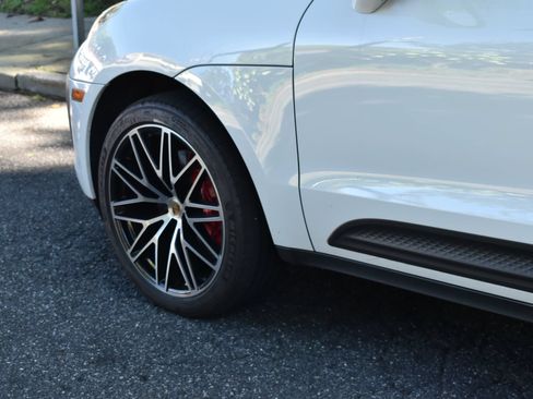 Used 2023 Porsche Macan S AWD/4WD image 11