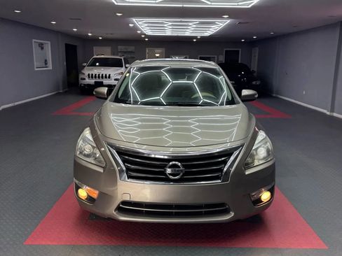 Used 2015 Nissan Altima 2.5 SL w/ Technology Package FWD image 2