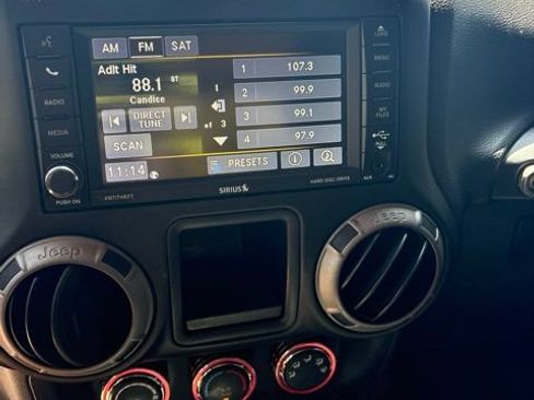 Used 2016 Jeep Wrangler Sport AWD/4WD image 10