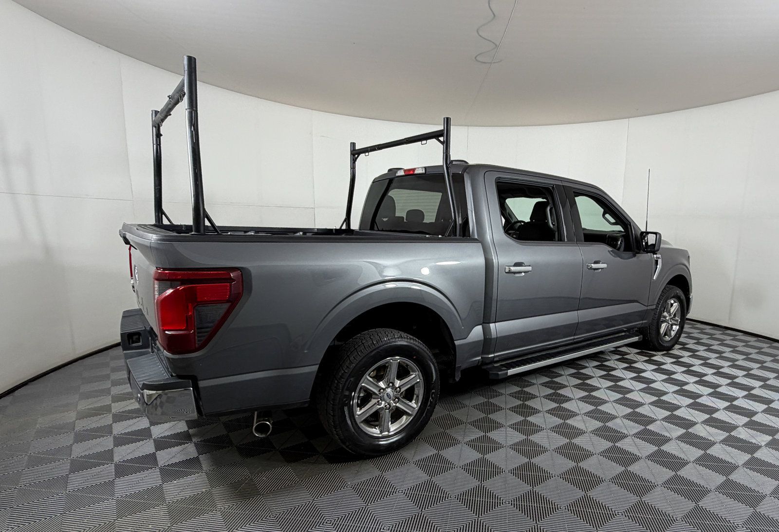 Used 2024 Ford F150 XLT w/ Mobile Office Package RWD image 4