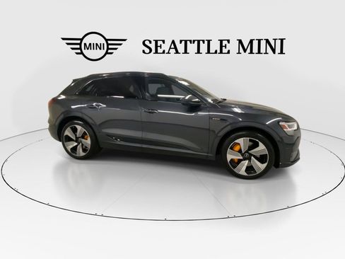 Used 2023 Audi e-tron Premium Plus AWD/4WD image 13