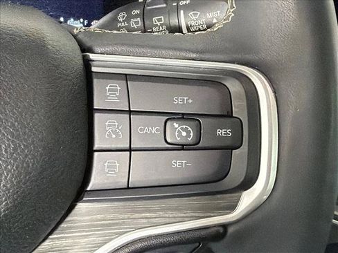 Used 2024 Jeep Wagoneer L Series II w/ Flexible Seating Group AWD/4WD image 27