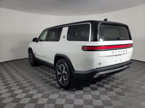 Used 2024 Rivian R1S Adventure AWD/4WD image 3