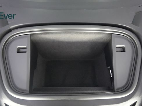 Used 2022 Porsche Taycan RWD image 28