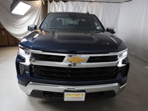 Used 2022 Chevrolet Silverado 1500 LT AWD/4WD image 6