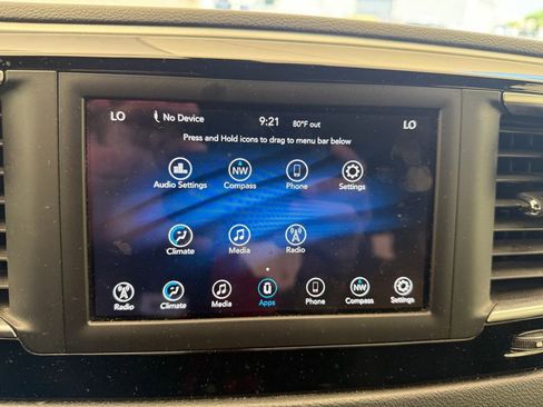 Used 2020 Chrysler Pacifica Touring w/ S Appearance Package image 27