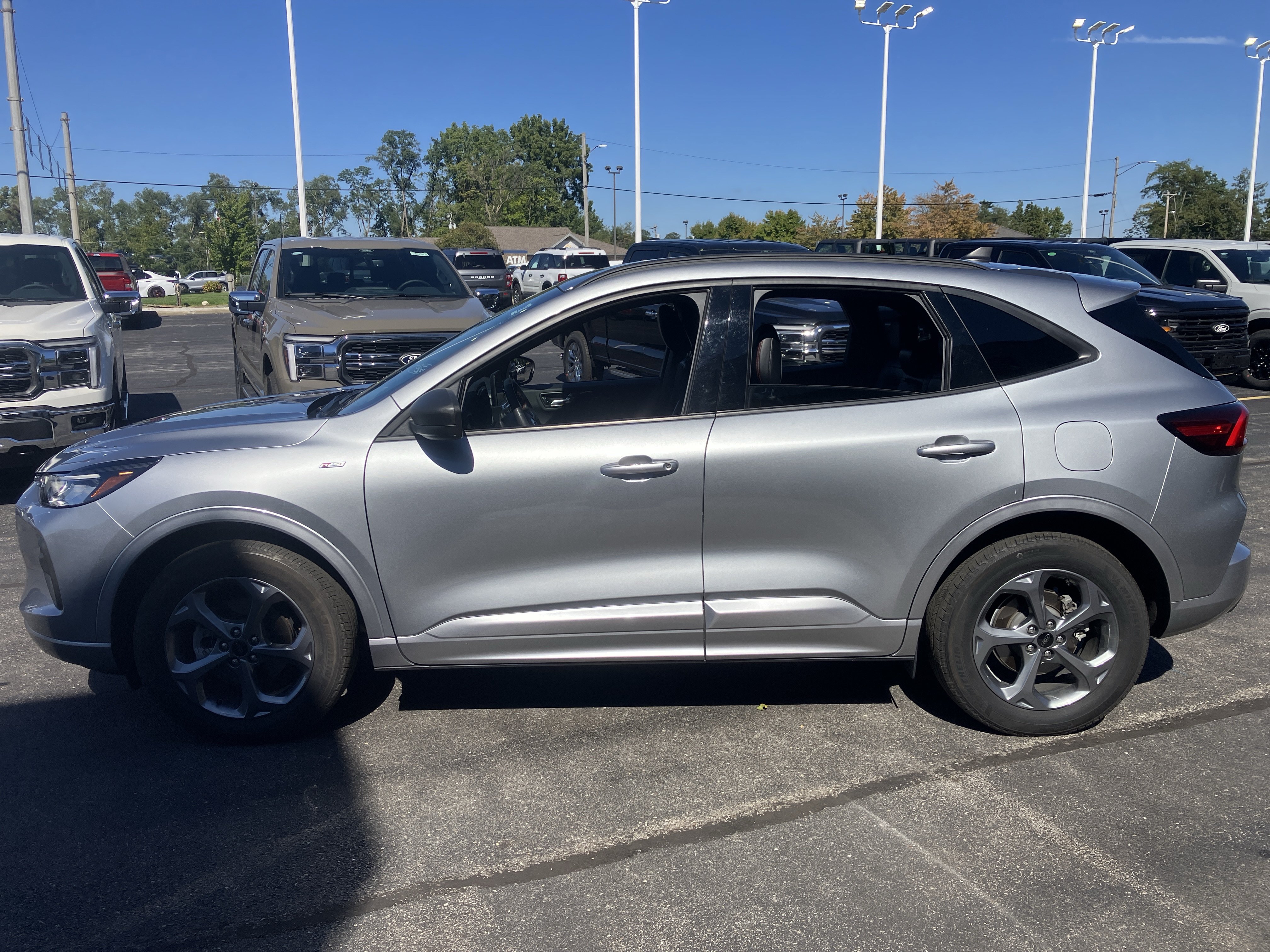 Used 2023 Ford Escape ST-Line AWD/4WD image 4