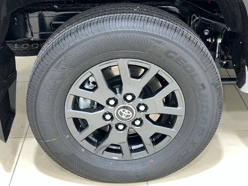 New 2026 Toyota 4Runner SR5 AWD/4WD image 5