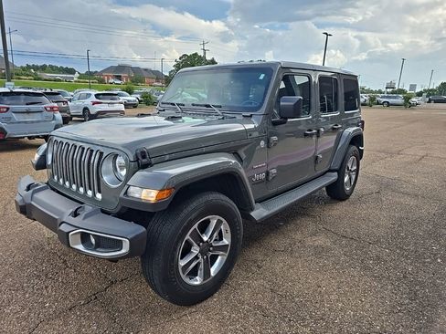 Used 2021 Jeep Wrangler Unlimited Sahara AWD/4WD image 8