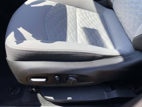 Used 2018 Chevrolet Equinox LT AWD/4WD image 18
