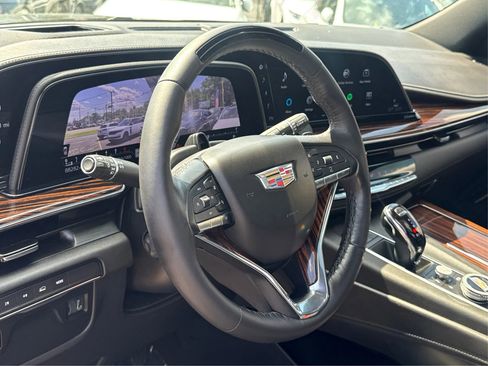 Used 2023 Cadillac Escalade ESV Premium Luxury AWD/4WD image 16