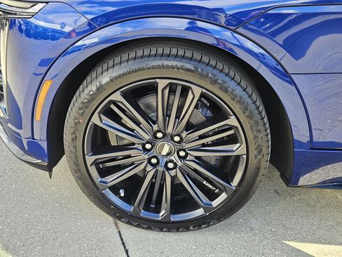 New 2026 Cadillac Lyriq V AWD/4WD image 36