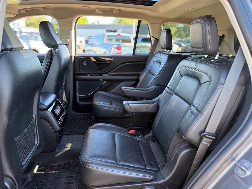 Used 2024 Lincoln Aviator Reserve w/ Elements Package Plus AWD/4WD image 14