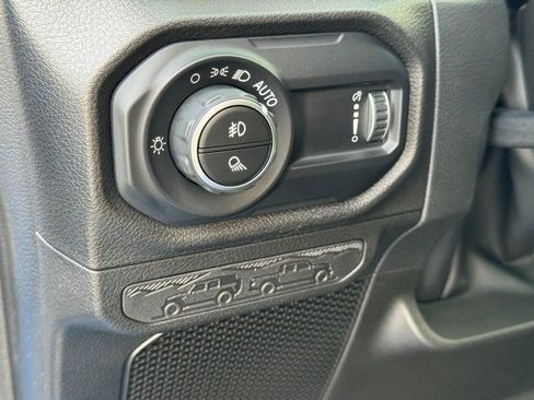 Used 2024 Jeep Gladiator Sport image 17