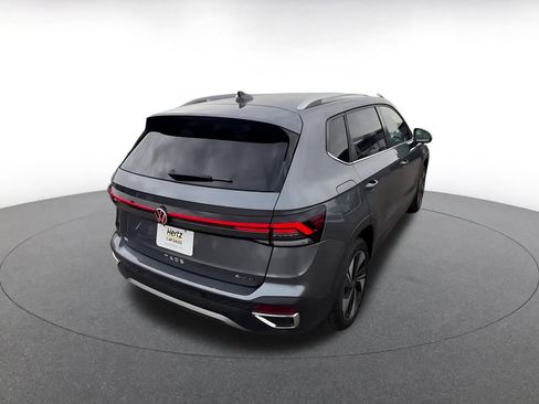 Used 2025 Volkswagen Taos SE image 15