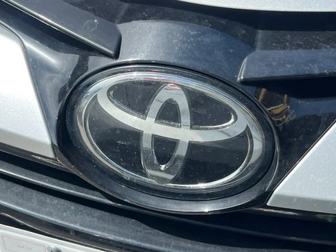 Used 2017 Toyota Corolla LE FWD image 13