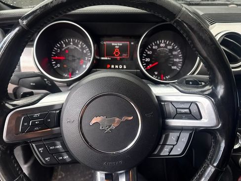 Used 2019 Ford Mustang GT RWD image 3