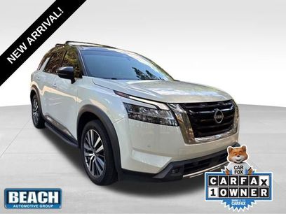 Used 2022 Nissan Pathfinder Platinum w/ Lighting Package (N93)