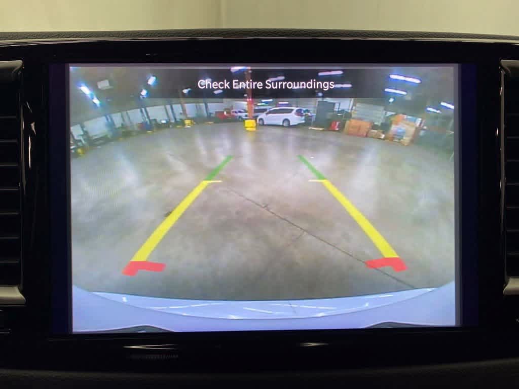 Used 2025 Chrysler Pacifica Select FWD image 26