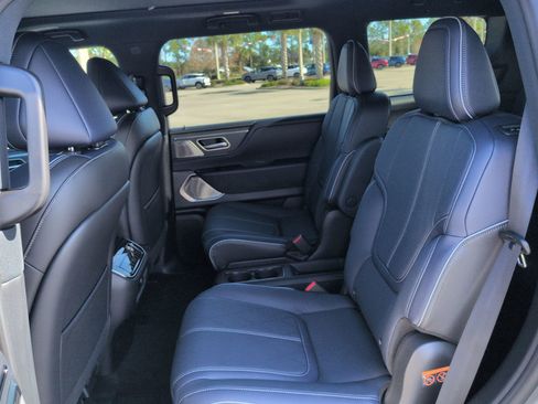 New 2026 INFINITI QX80 4WD image 15