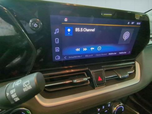 Used 2025 Chevrolet TrailBlazer LT AWD/4WD image 12