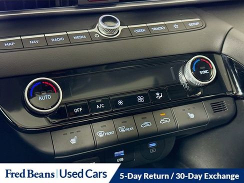 Certified 2025 Hyundai Elantra SEL w/ Cargo Package image 17