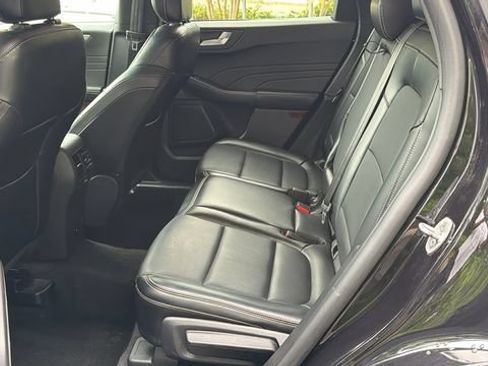 Certified 2024 Ford Escape Platinum AWD/4WD image 23