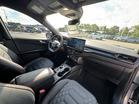 Used 2023 Ford Escape ST-Line Elite w/ Premium Technology Package AWD/4WD image 11