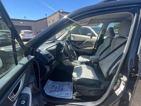 Used 2019 Subaru Forester Premium AWD/4WD image 18