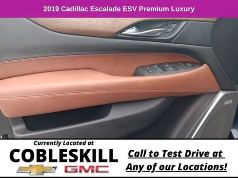 Used 2019 Cadillac Escalade ESV Premium Luxury AWD/4WD image 20