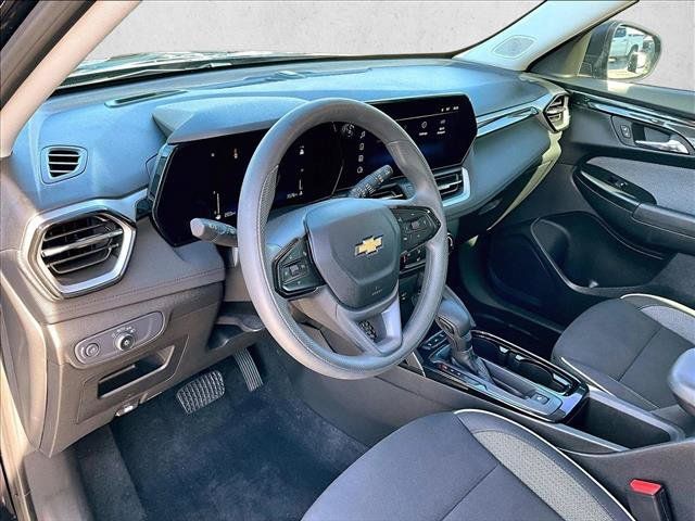 Used 2026 Chevrolet TrailBlazer LS FWD image 14