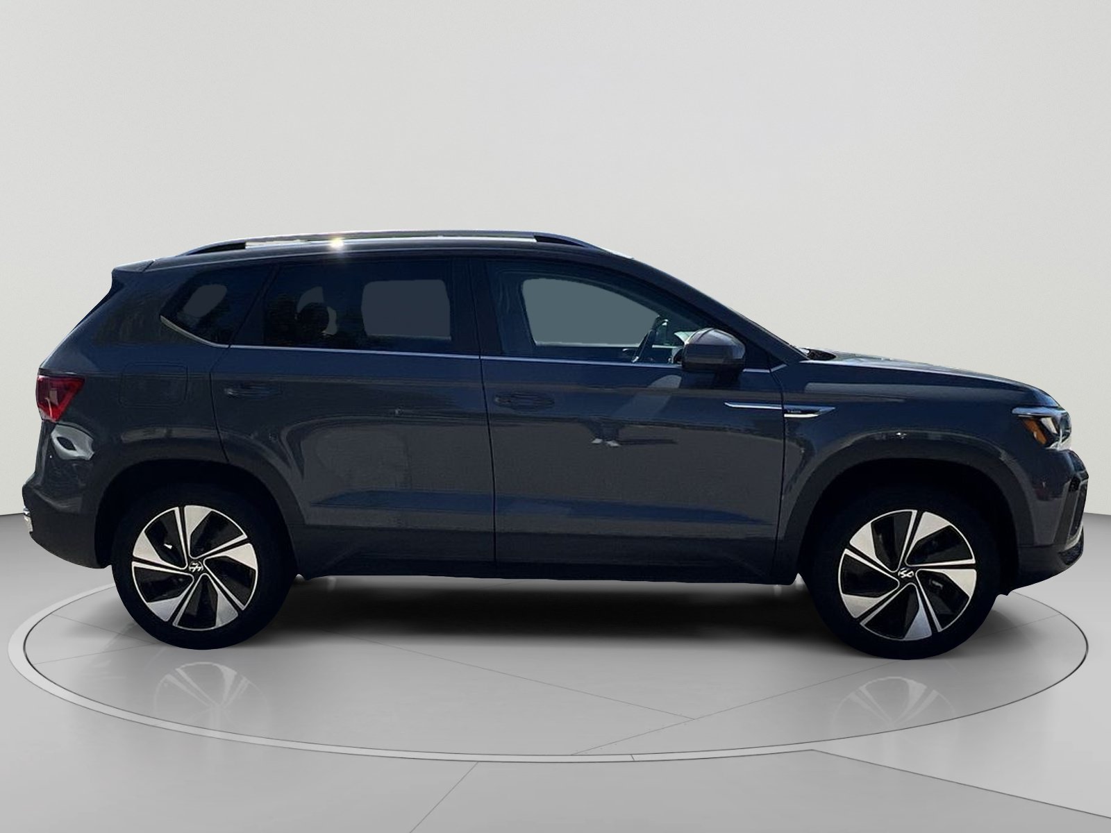 Used 2024 Volkswagen Taos SE AWD/4WD image 6