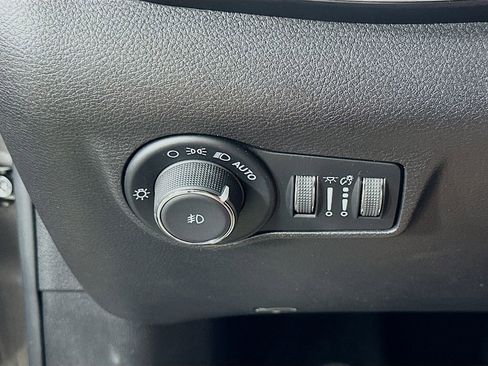 Used 2022 Jeep Compass Latitude AWD/4WD image 21