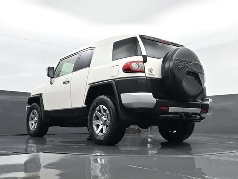 Used 2014 Toyota FJ Cruiser 4WD w/ Upgrade Package image 22