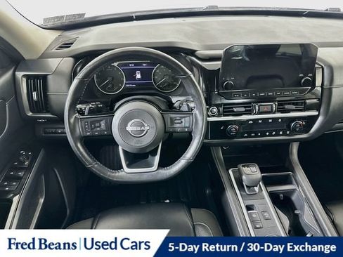 Used 2022 Nissan Pathfinder SL AWD/4WD image 29