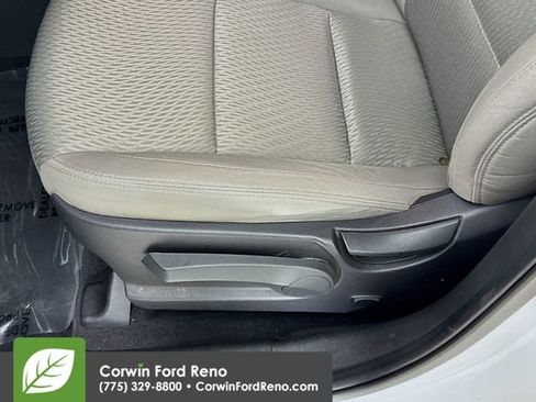 Used 2018 Hyundai Santa Fe Sport image 18