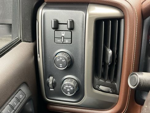 Used 2016 Chevrolet Silverado 2500 High Country w/ Duramax Plus Package image 17