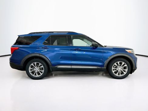 Used 2022 Ford Explorer XLT w/ Equipment Group 202A AWD/4WD image 10