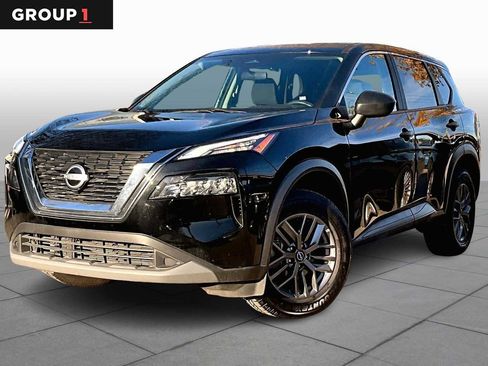 Used 2023 Nissan Rogue S image 1