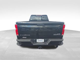 Used 2024 Chevrolet Silverado 2500 High Country w/ High Country Premium Package AWD/4WD video 4