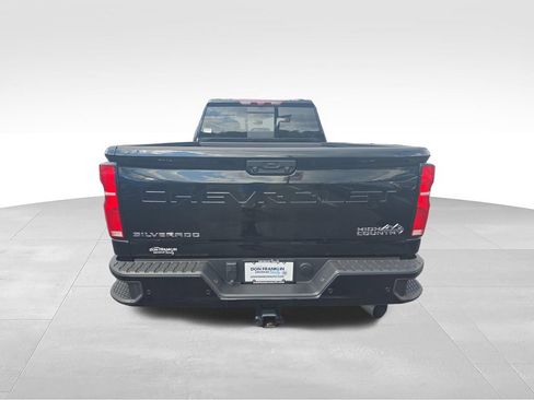 Used 2024 Chevrolet Silverado 2500 High Country w/ High Country Premium Package AWD/4WD image 4